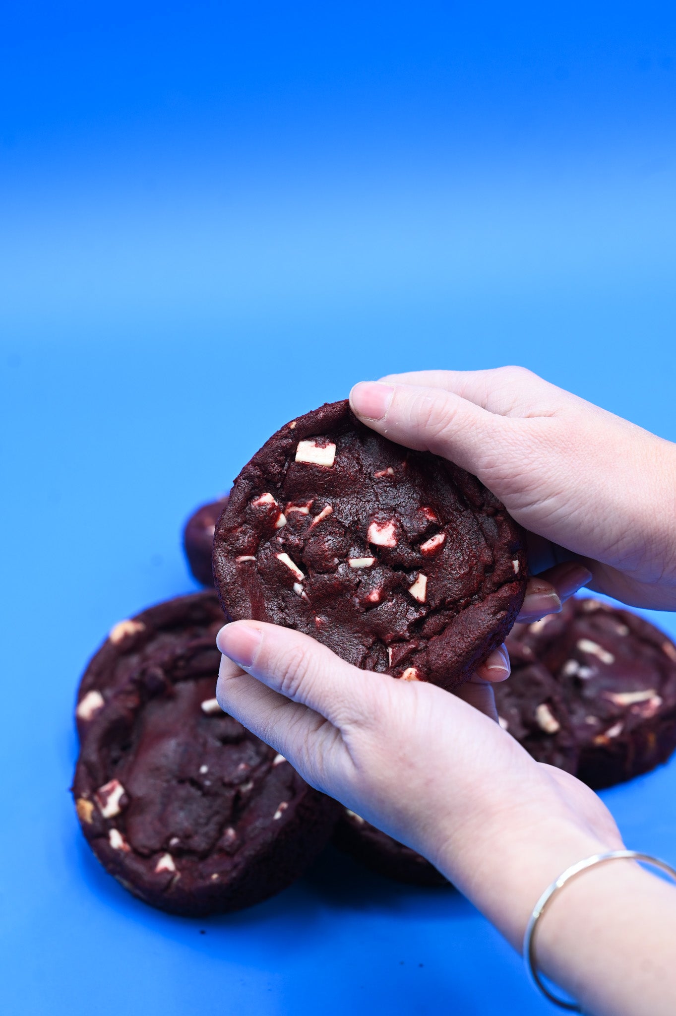 Valentines Red Velvet White Chocolate Chunk XL Gourmet Cookies (8-Pack)